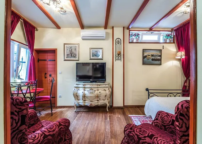 Apartment Emperor's *